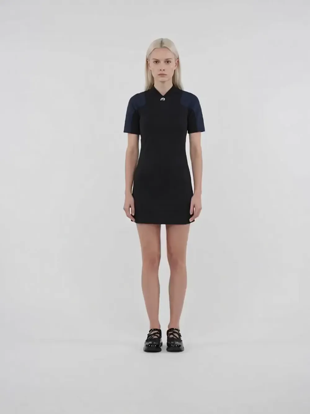 adidas mini dress black x Miaou Logo short-sleeve | Elegant Square-Neck Crepe Wedding prom dress 2025 Size:US10 Mini dresses Black/white cotton